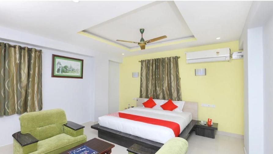 Sai Golden Rooms Tirupati Esterno foto