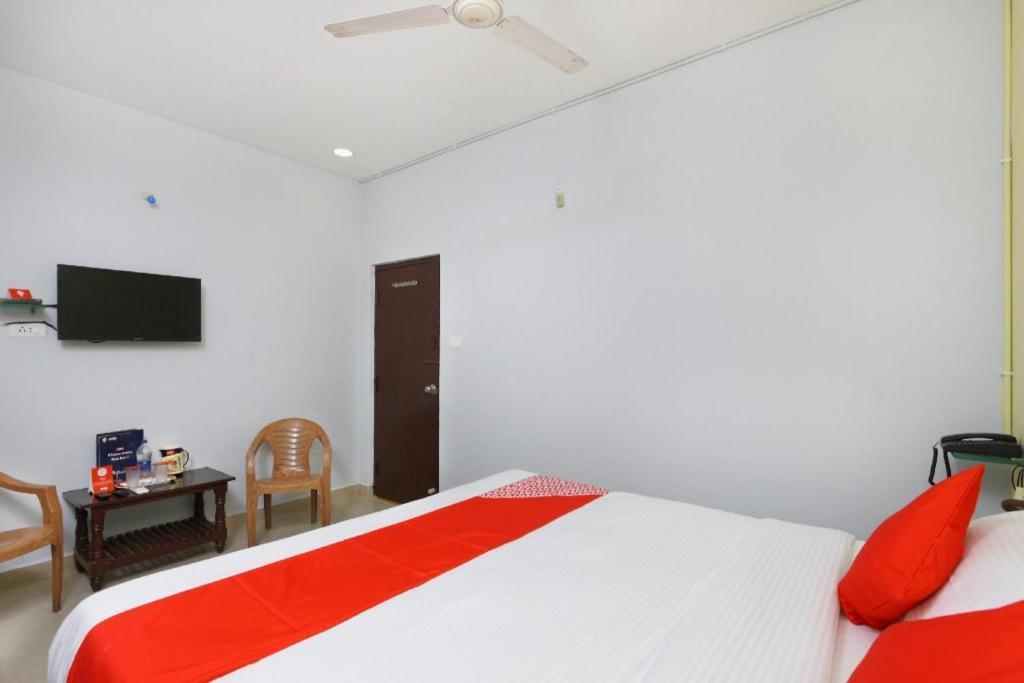 Sai Golden Rooms Tirupati Esterno foto