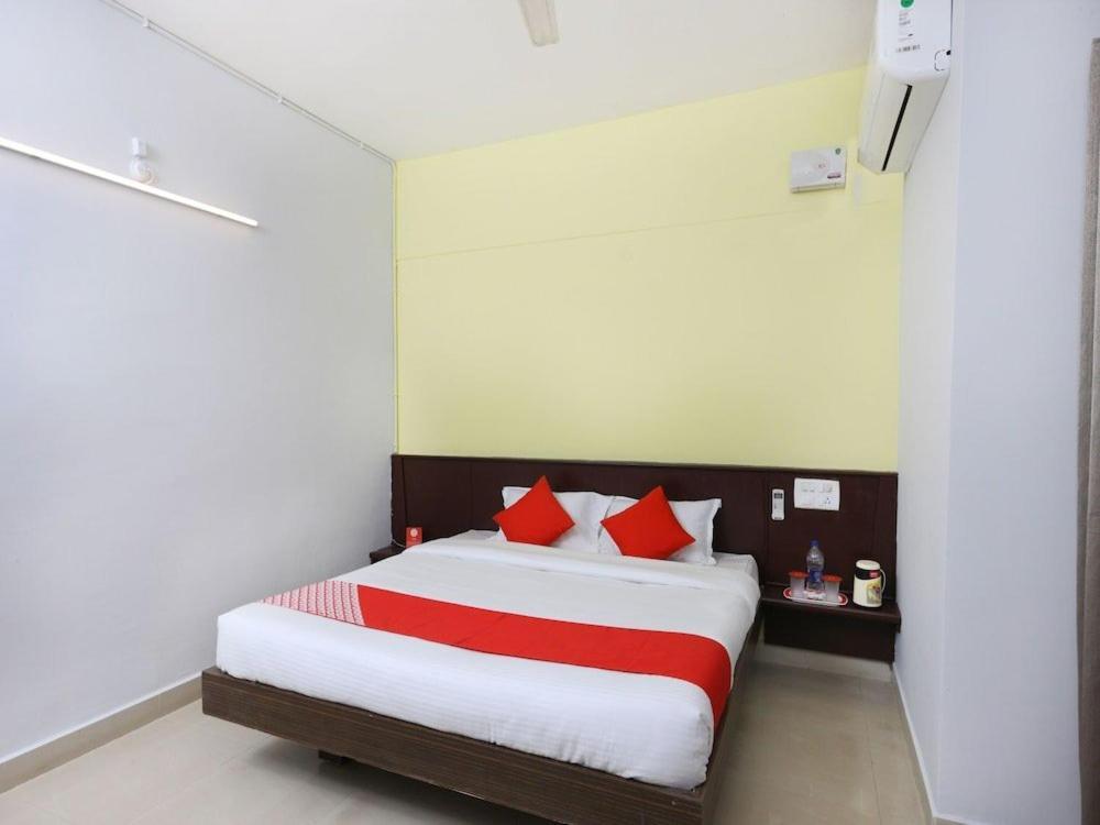 Sai Golden Rooms Tirupati Esterno foto